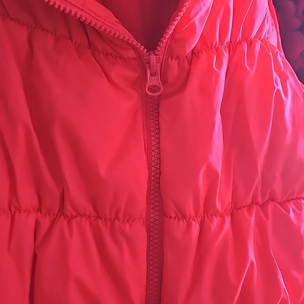 Old Navy Pink/Coral Puffer Vest Girls Size M (8) Like NEW